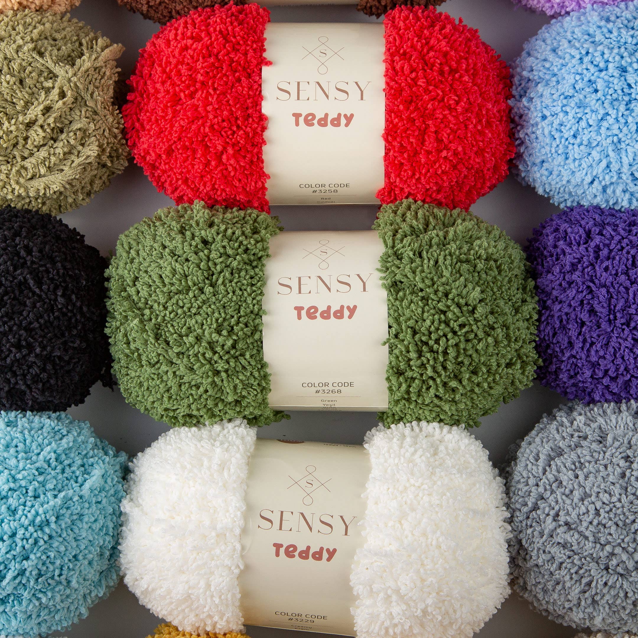 Sensy Teddy Yarn, 3.5 oz, 109 Yards, Gauge 5 Bulky